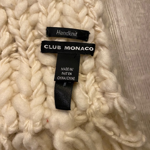 Club Monaco Chunky Handknit Wool Scarf - Picture 4 of 5